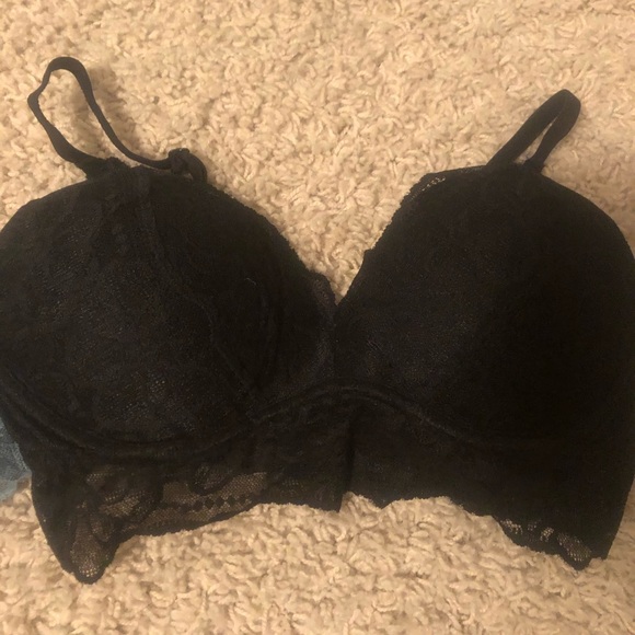 2 Victoria’s Secret bralettes - Picture 3 of 7